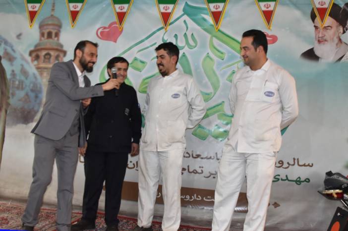 برگزاری جشن اعیاد شعبانیه و سالروز پیروزی انقلاب اسلامی در لابراتوارهای رازک